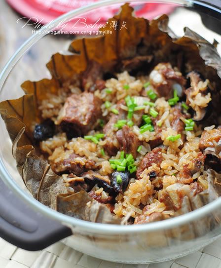 荷香糯米蒸排骨的做法 荷香糯米蒸排骨的做法