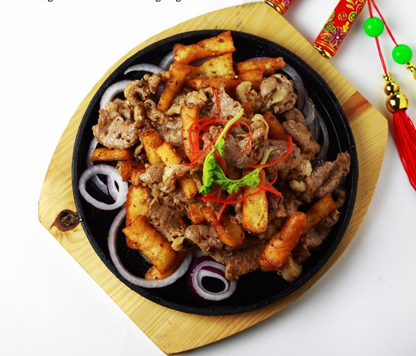 鐵板孜然羊肉的做法 鐵板孜然羊肉的做法