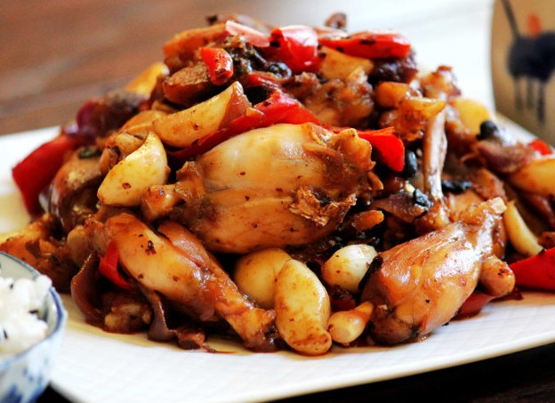 泡椒蒜子豆豉燒牛蛙的做法 泡椒蒜子豆豉燒牛蛙的做法