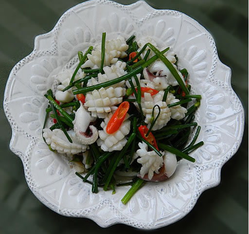 墨魚(yú)炒韭菜花的做法 墨魚(yú)炒韭菜花的做法