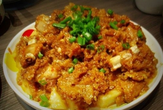 �����~������