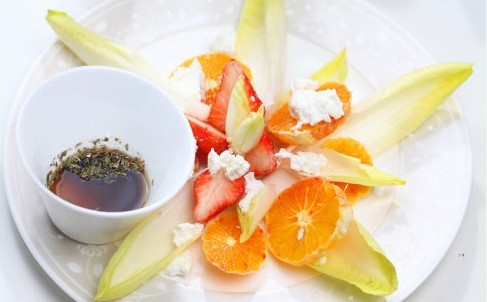 羊奶酪拌菊苣的做法 羊奶酪拌菊苣的做法