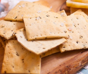 迷迭香蘇打餅干的做法 迷迭香蘇打餅干的做法