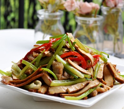 ���۳�����ӵ�����