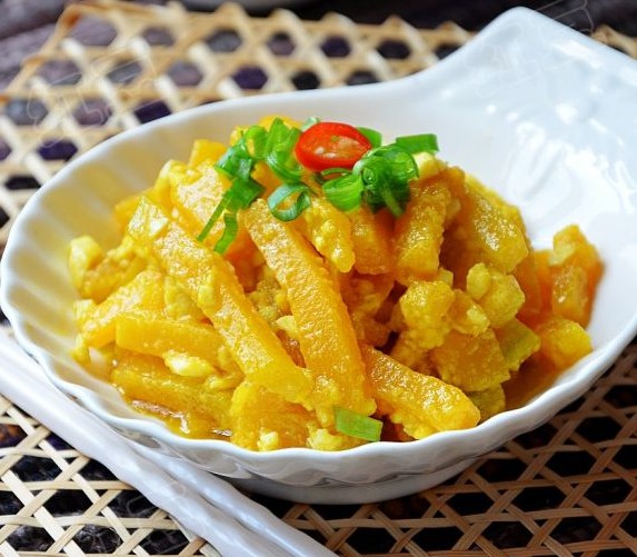 咸蛋黃焗南瓜的做法 咸蛋黃焗南瓜的做法