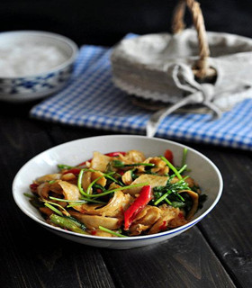 香菜手撕面筋的做法 香菜手撕面筋的做法