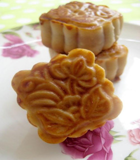 紫薯蛋黃月餅的做法 紫薯蛋黃月餅的做法