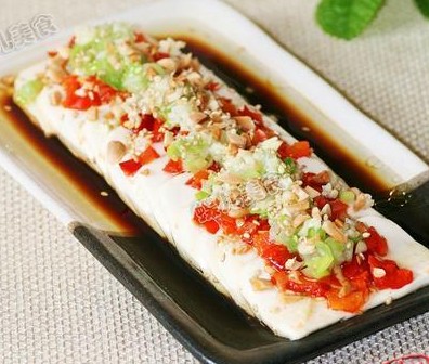 剁椒蒸豆腐的做法 剁椒蒸豆腐的做法