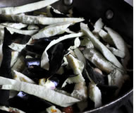 ���ӠF�T�~�������D�Ĳ��E