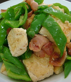 培根豆腐炒青椒的做法 培根豆腐炒青椒的做法