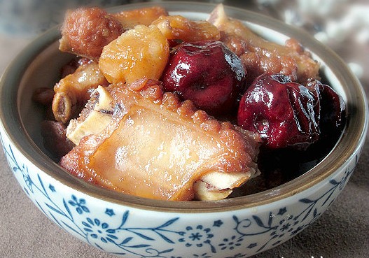 紅棗桂圓燒排骨的做法 紅棗桂圓燒排骨的做法