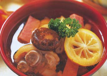 家常豬腳瓜菇湯的做法 家常豬腳瓜菇湯的做法