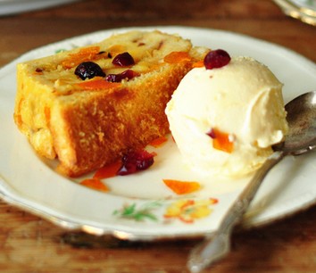 橙皮果香面包布丁的做法 橙皮果香面包布丁的做法