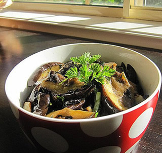 紫蘇蒜頭豆豉炒茄子的做法 紫蘇蒜頭豆豉炒茄子的做法