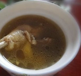 冬季養(yǎng)生湯:四物雞湯的做法 冬季養(yǎng)生湯:四物雞湯的做法