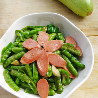 火腿炒豌豆莢的做法 火腿炒豌豆莢的做法