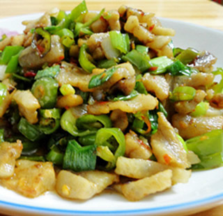 辣椒大蒜炒油渣的做法 辣椒大蒜炒油渣的做法