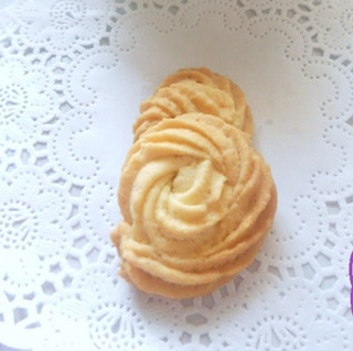 香草曲奇餅干的做法 香草曲奇餅干的做法