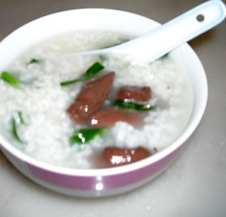 豬紅韭菜粥的做法 豬紅韭菜粥的做法