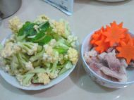 ����⳴���˵������D�Ĳ��E