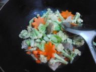 ����⳴���˵������D�Ĳ��E