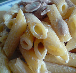 ����ͨ�ķ۵�����