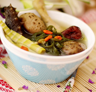 花菇滋補(bǔ)參雞湯的做法 花菇滋補(bǔ)參雞湯的做法