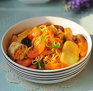 泡菜拉面炒年糕的做法 泡菜拉面炒年糕的做法