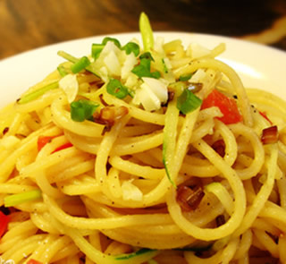 蔥油香味意面的做法 蔥油香味意面的做法