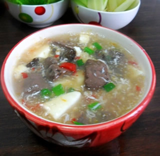 酸辣鴨血豆腐湯的做法 酸辣鴨血豆腐湯的做法