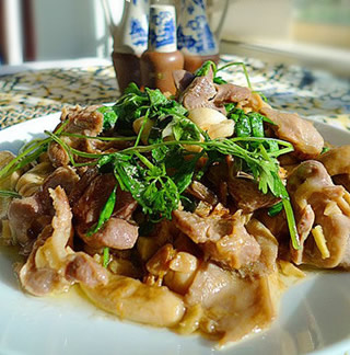 雞腎炒蘑菇的做法 雞腎炒蘑菇的做法