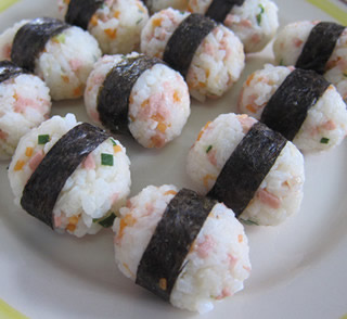 F������