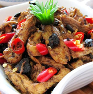 香辣豆豉手撕雞的做法 香辣豆豉手撕雞的做法