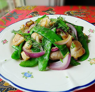 荷豆洋蔥炒魚柳的做法 荷豆洋蔥炒魚柳的做法