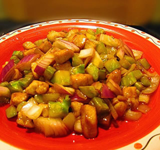 雞肉炒西蘭花梗的做法 雞肉炒西蘭花梗的做法