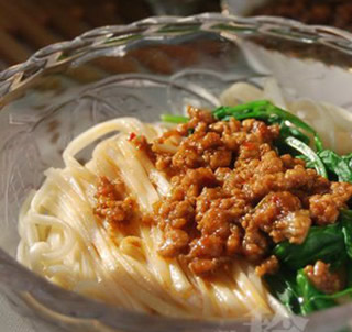 川味炸醬面的做法 川味炸醬面的做法