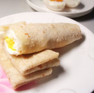 春餅卷雞蛋的做法 春餅卷雞蛋的做法