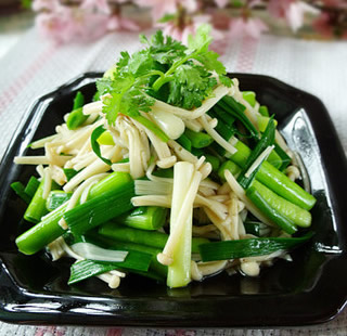 蒜苗拌金針菇的做法 蒜苗拌金針菇的做法