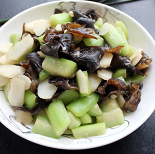 絲瓜炒木耳的做法 絲瓜炒木耳的做法