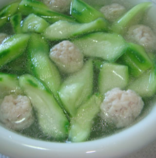 魚丸絲瓜湯的做法 魚丸絲瓜湯的做法