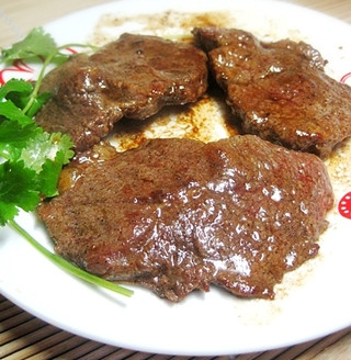 ���˹�(ji��)���ͣ��ڽ�ţ�ǵ������D�Ĳ��E