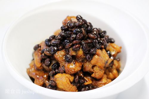 滋補(bǔ)家常菜 黑豆?fàn)F高原雞的做法 滋補(bǔ)家常菜 黑豆?fàn)F高原雞的做法