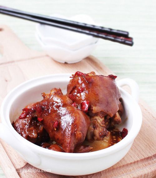 �������i�������