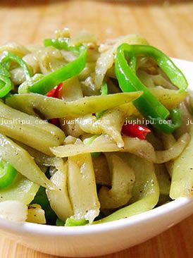 家常菜辣椒炒茄絲的做法 家常菜辣椒炒茄絲的做法