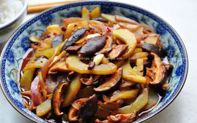 香菇燴老黃瓜的做法 m.sk010.cn