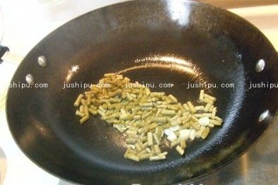 酸豆角炒圓椒的做法 m.sk010.cn