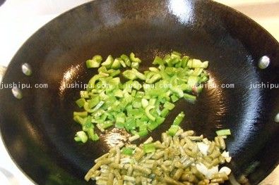 酸豆角炒圓椒的做法 m.sk010.cn
