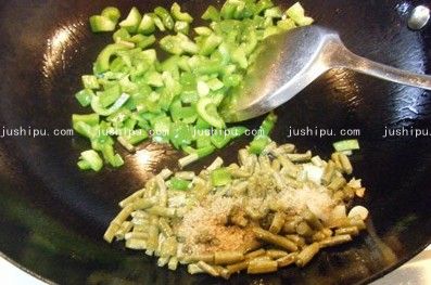 酸豆角炒圓椒的做法 m.sk010.cn