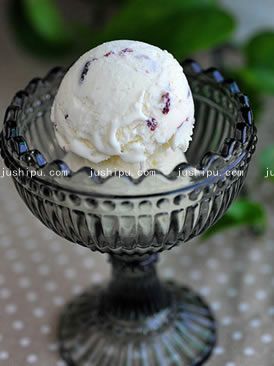 蔓越莓酸奶冰激凌的做法 蔓越莓酸奶冰激凌的做法