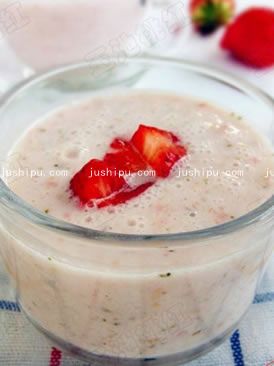 草莓薏仁酸奶的做法 草莓薏仁酸奶的做法